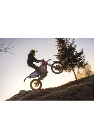 Enduro vs. motocross: equipment differences riders should know